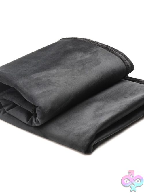 Bedroom Bliss Lover'S Waterproof Throw - Image 3