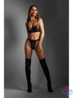 Quilted Wetlook & Mesh Underwire Bra and Crotchless Panty Set - Image 2