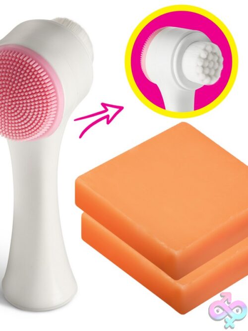Kojic Acid Radiant Glow Soap With Exfoliating Applicator - Image 2