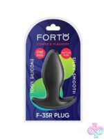 Forto F-36R Rattler T Plug in black silicone with T-bar base on neutral background