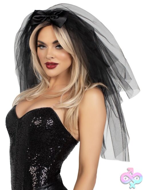Tiered Bridal Veil Satin Bow Accent