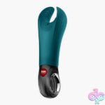 Manta Vibrating Masturbator - Bottle Green - Image 2