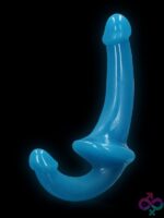 Realrock Glow In The Dark Strapless Strap-On 6'' Neon Blue - Image 2
